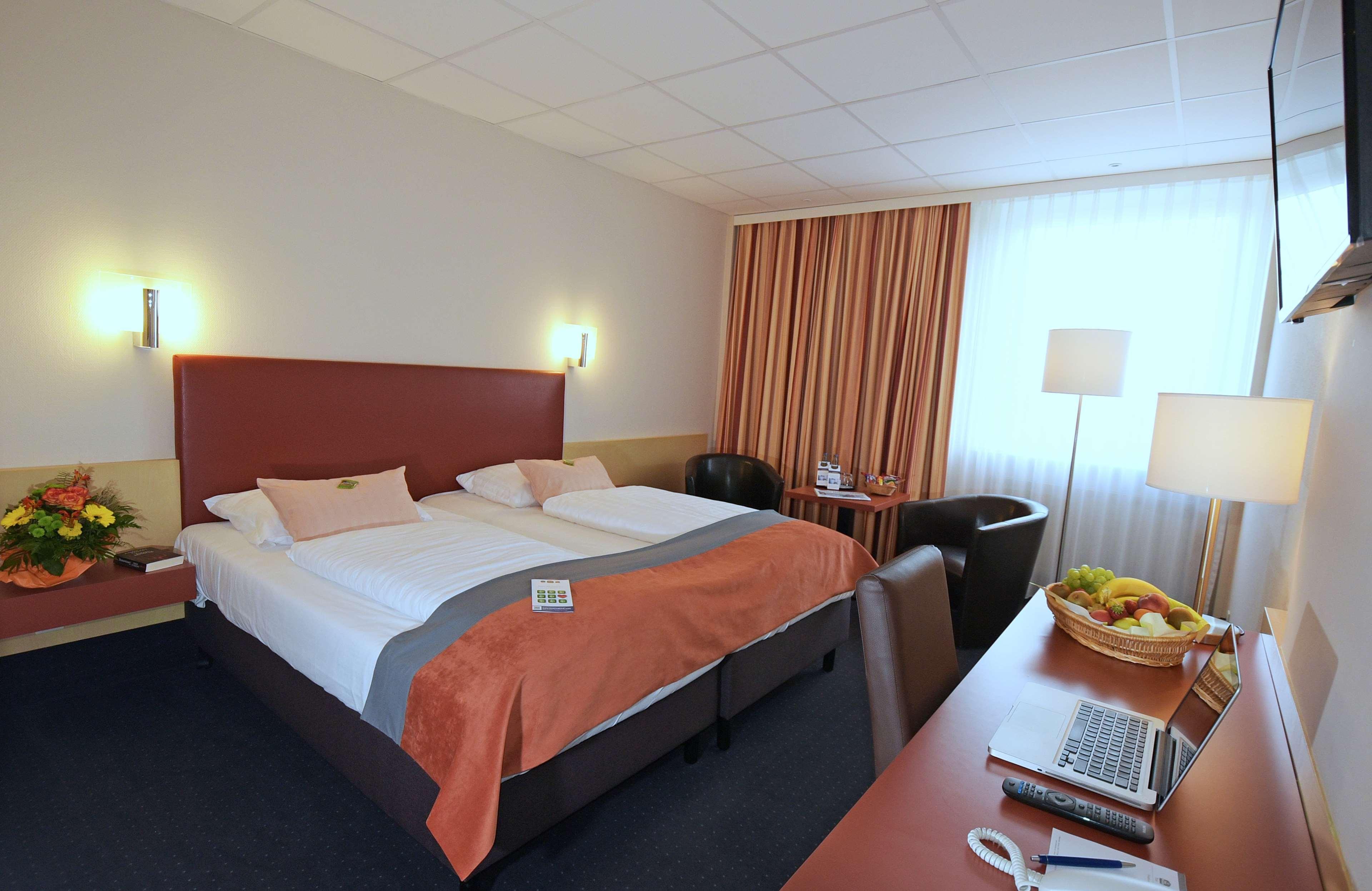 Best Western Hotel Prisma นอยมึนสเตอร์ ภายนอก รูปภาพ