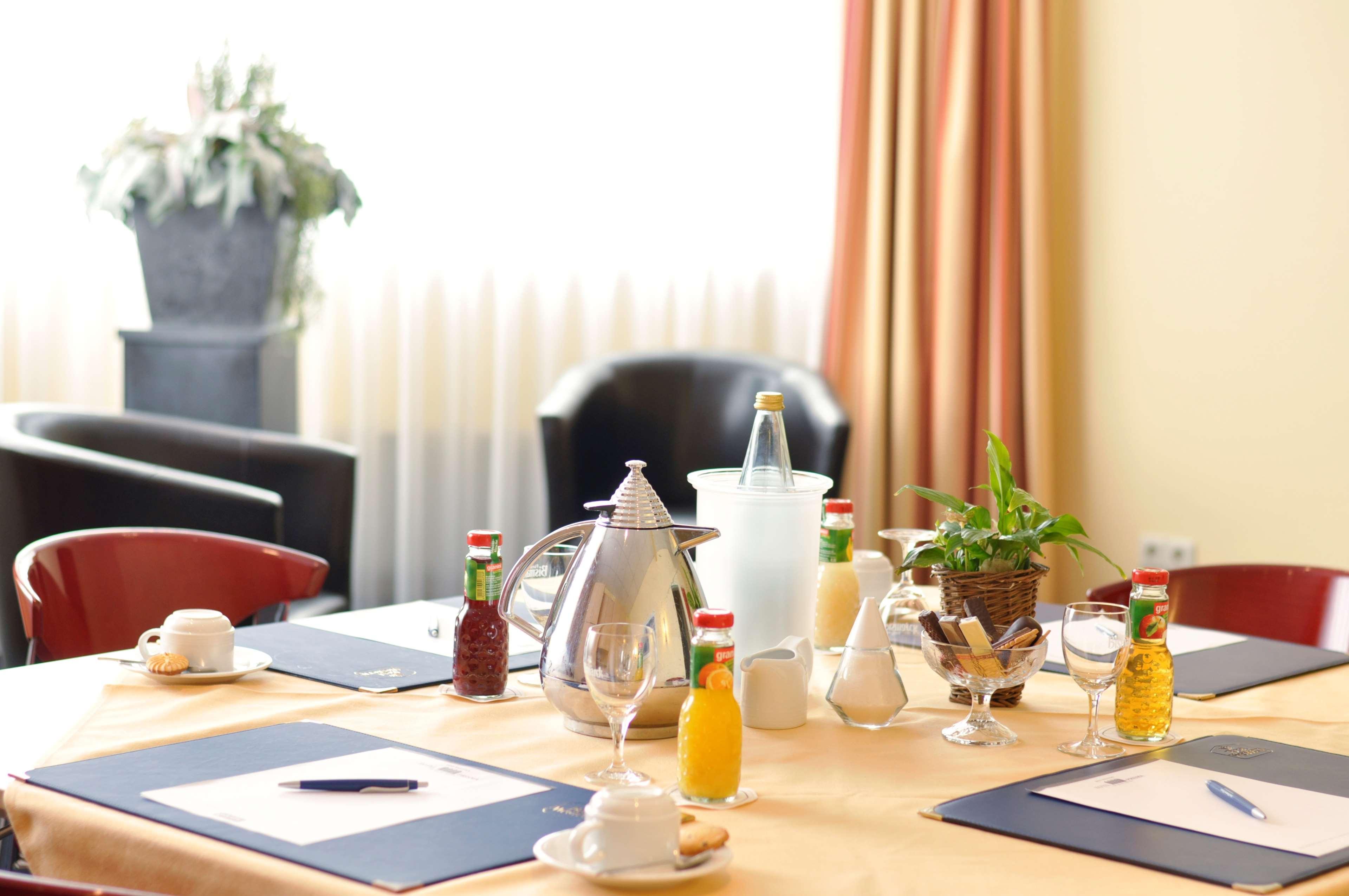 Best Western Hotel Prisma นอยมึนสเตอร์ ภายนอก รูปภาพ
