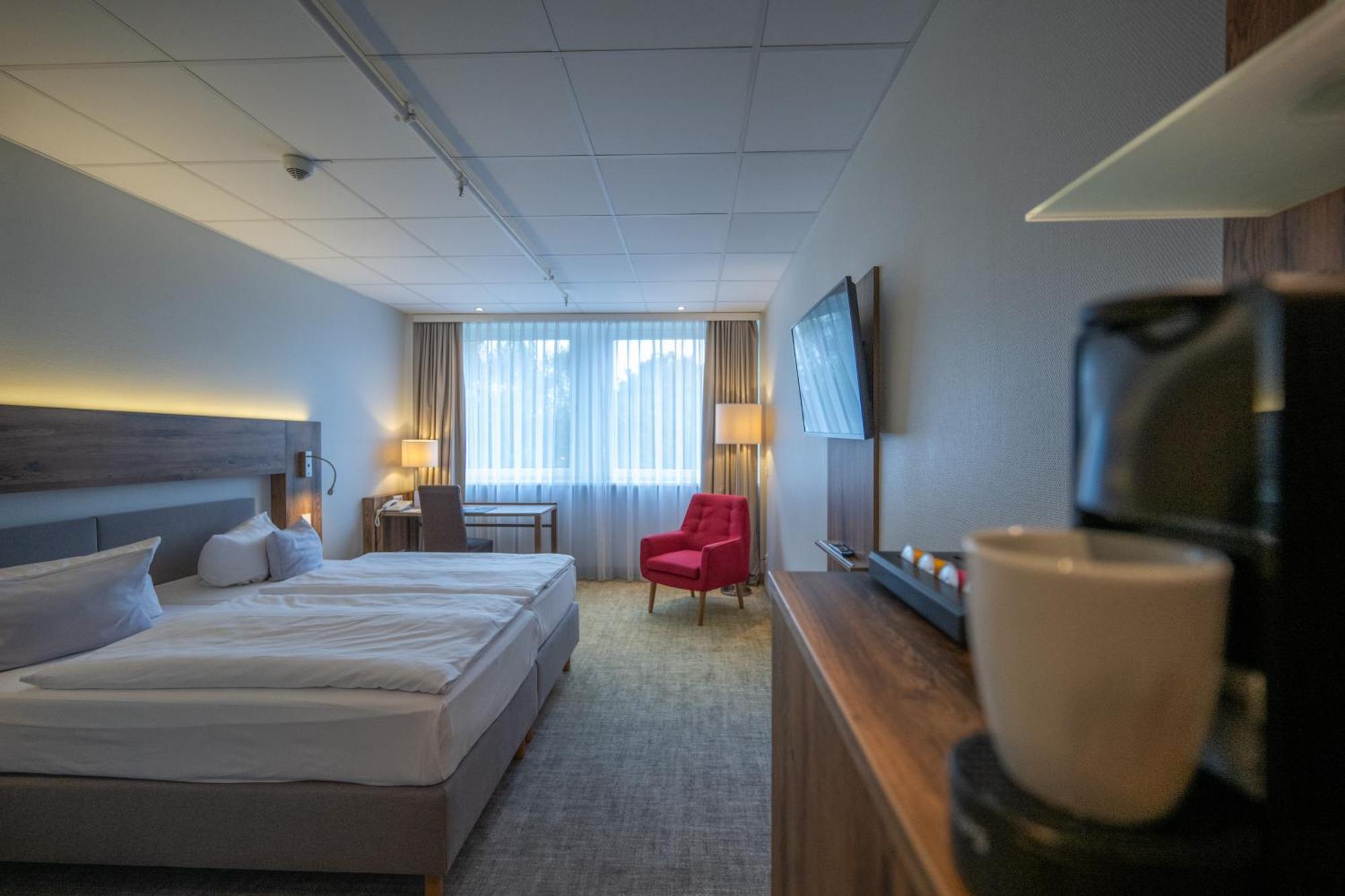 Best Western Hotel Prisma นอยมึนสเตอร์ ภายนอก รูปภาพ